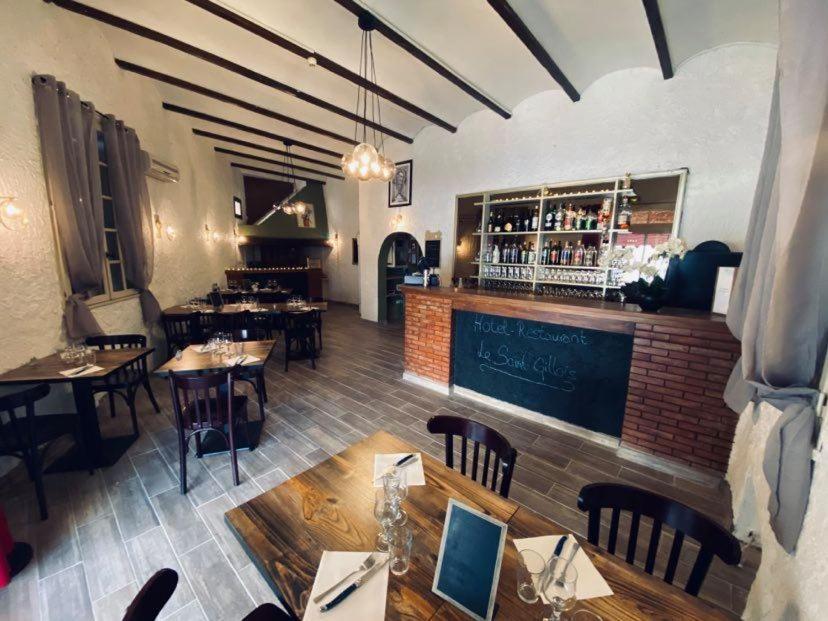Hotel Restaurant Le Saint Gillois 외부 사진