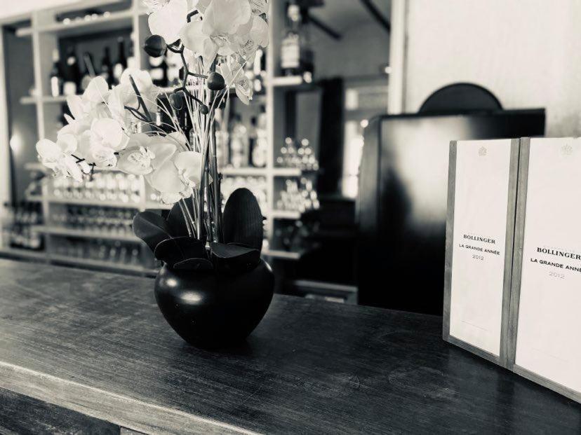 Hotel Restaurant Le Saint Gillois 외부 사진