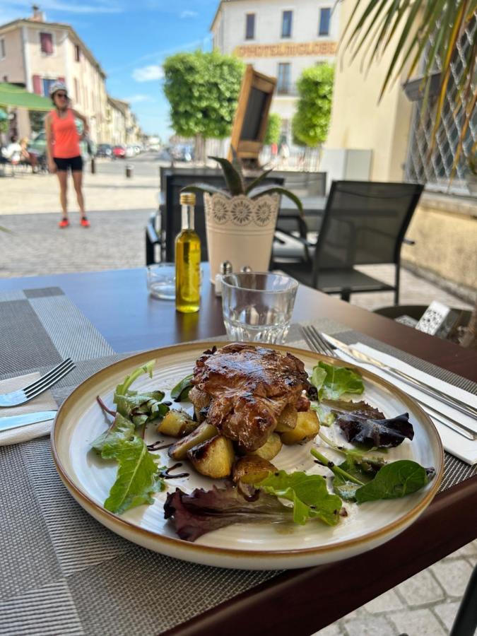 Hotel Restaurant Le Saint Gillois 외부 사진