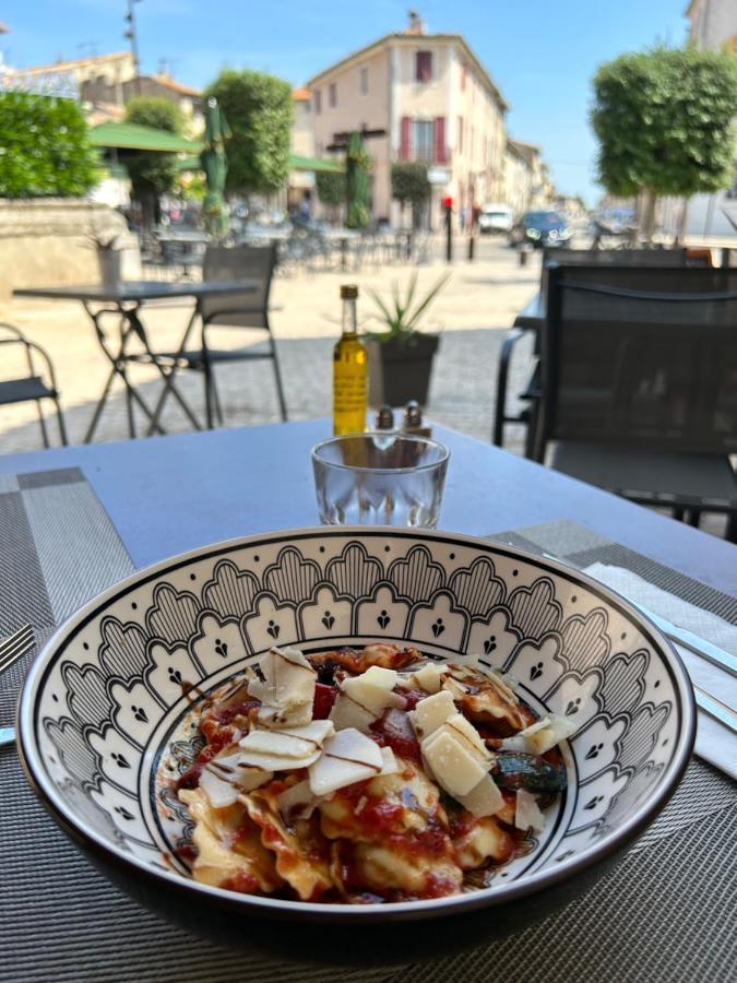 Hotel Restaurant Le Saint Gillois 외부 사진